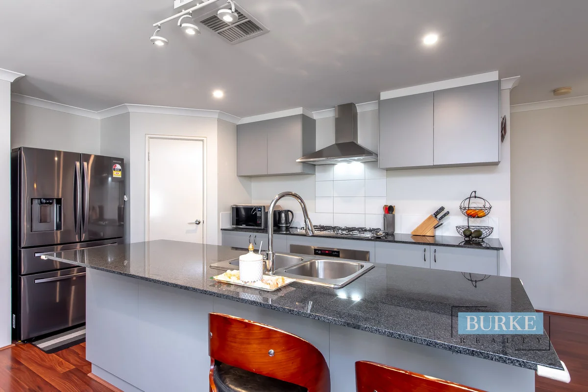 13 Grenache Chase, Pearsall WA 6065