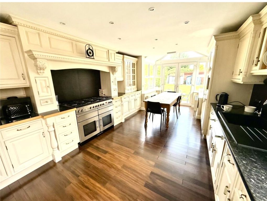 Additional image 9 of 6 bed semi-detached house for salePark Road, Hartlepool, Durham TS26