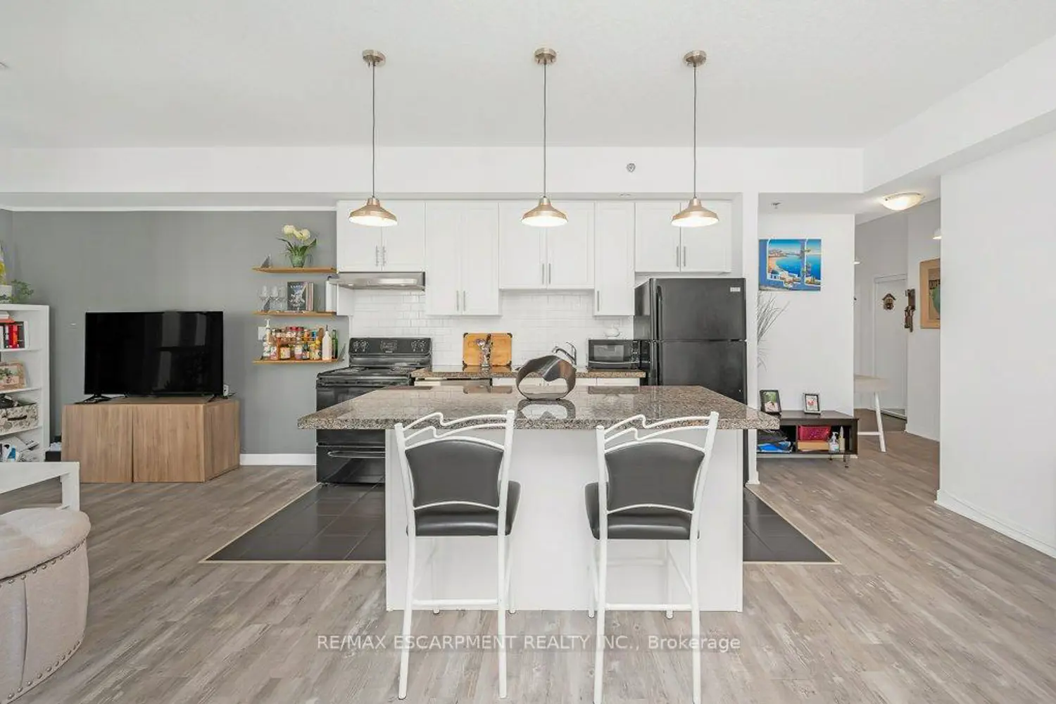 Additional image 4 of 90 Charlton Avenue 302