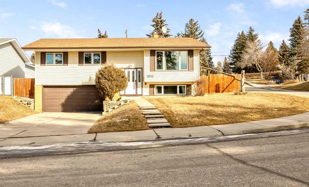 5711 Dalmead Crescent NW, Calgary, AB, T3A 1E7