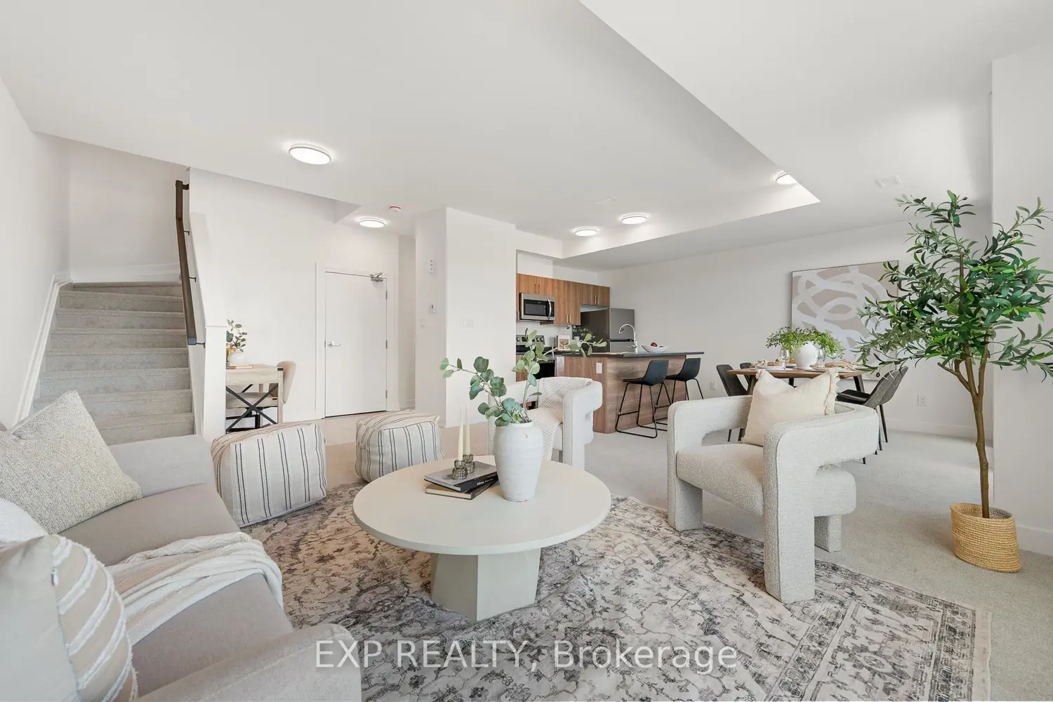 Additional image 5 of 1005 Silhouette Private