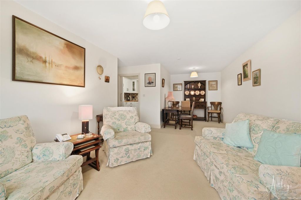 2 bed flat for saleClyne Common, Swansea SA3 photo 2