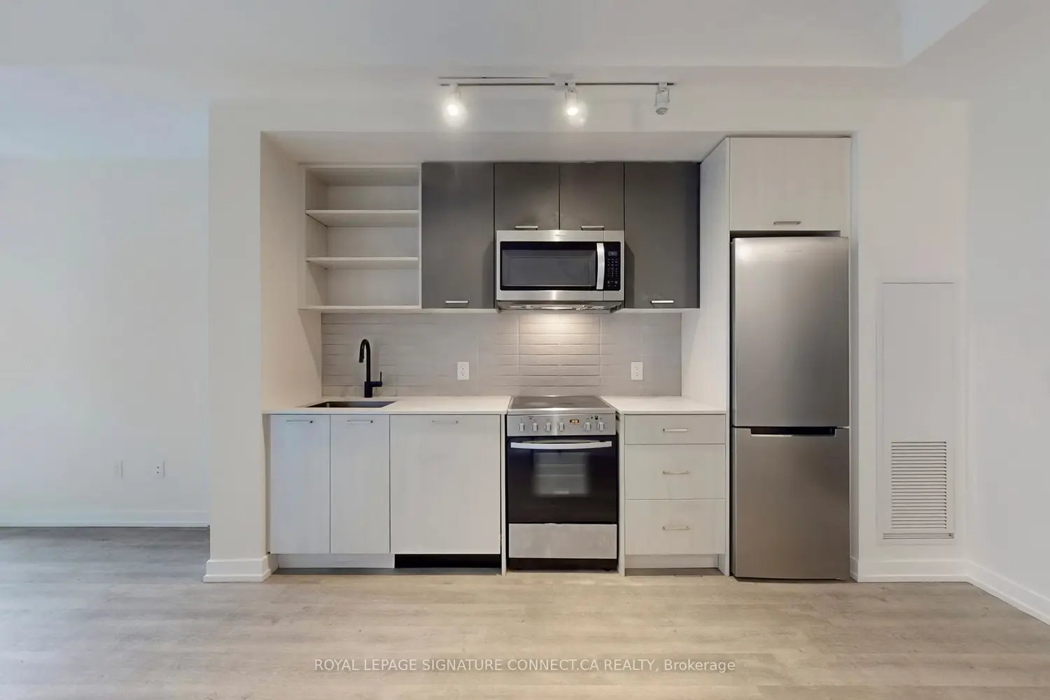 Additional image 3 of 2300 St Clair Avenue 612
