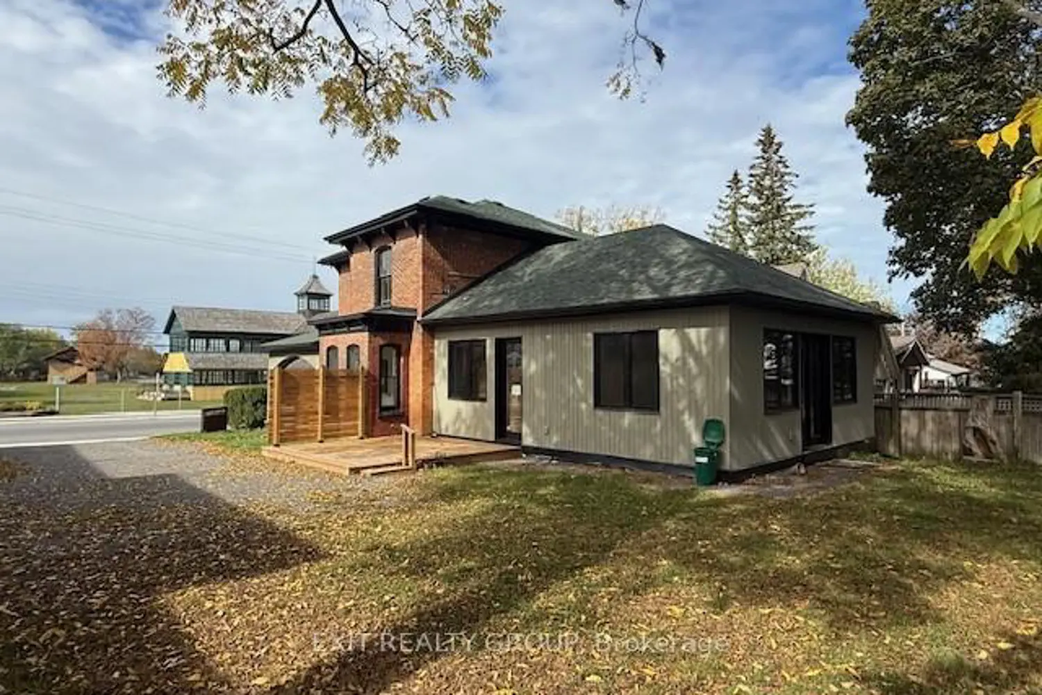 368 Picton Main Street photo 2