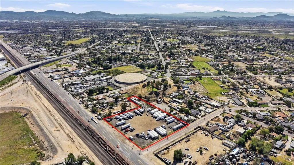 Additional image 24 of 2035 W 1st Ave, San Bernardino, CA 92407