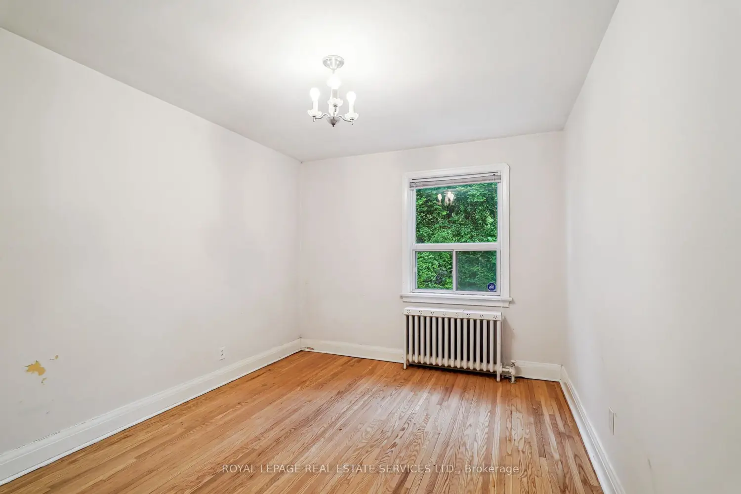 Additional image 10 of 326 Lawrence Avenue