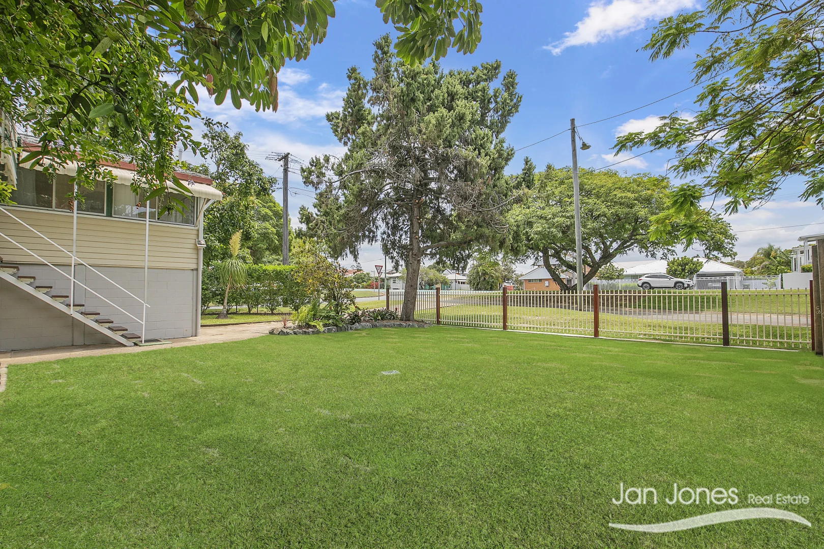 Additional image 14 of 10 Landsborough Avenue, Scarborough QLD 4020