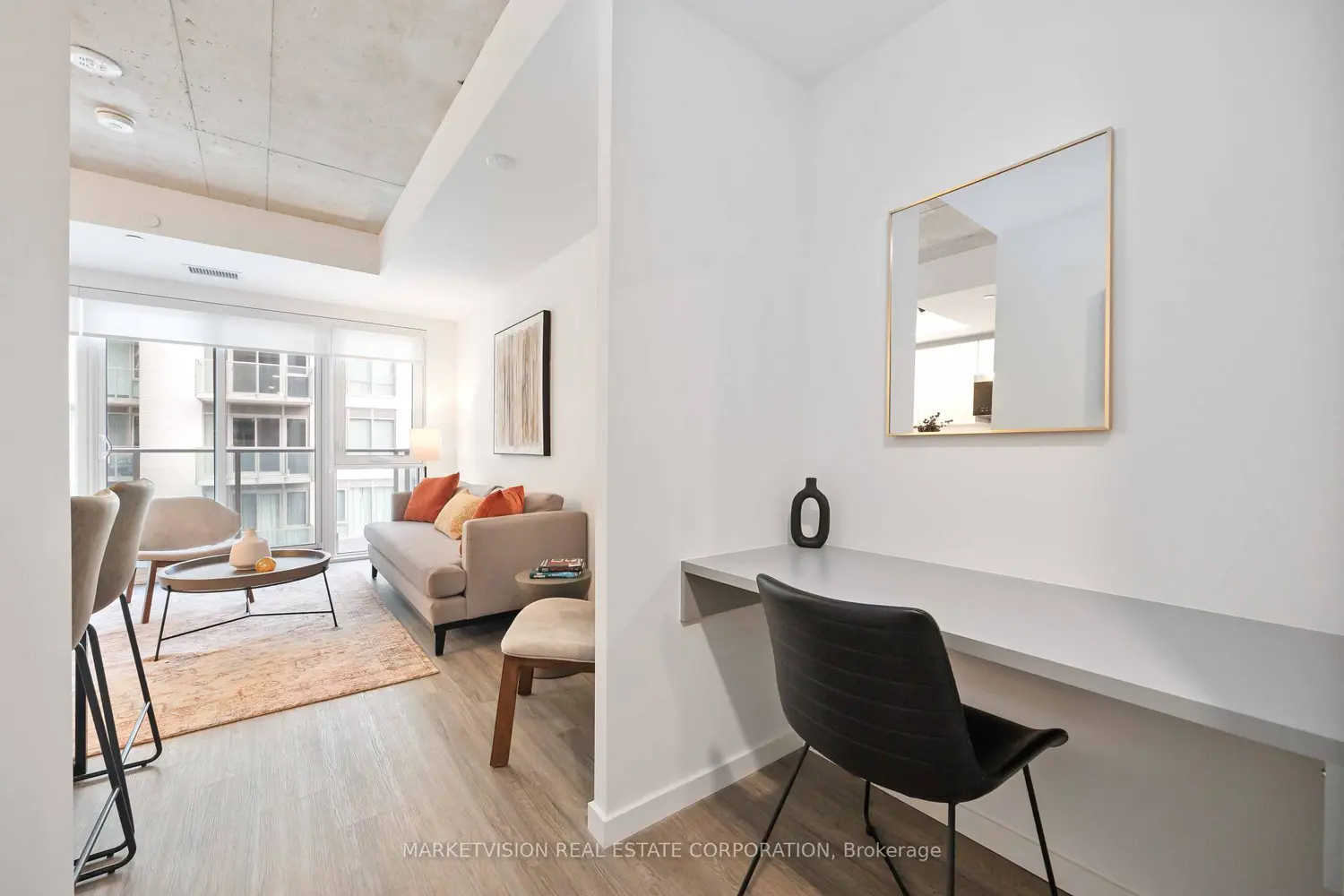 Additional image 2 of 689 The Queensway Street 505