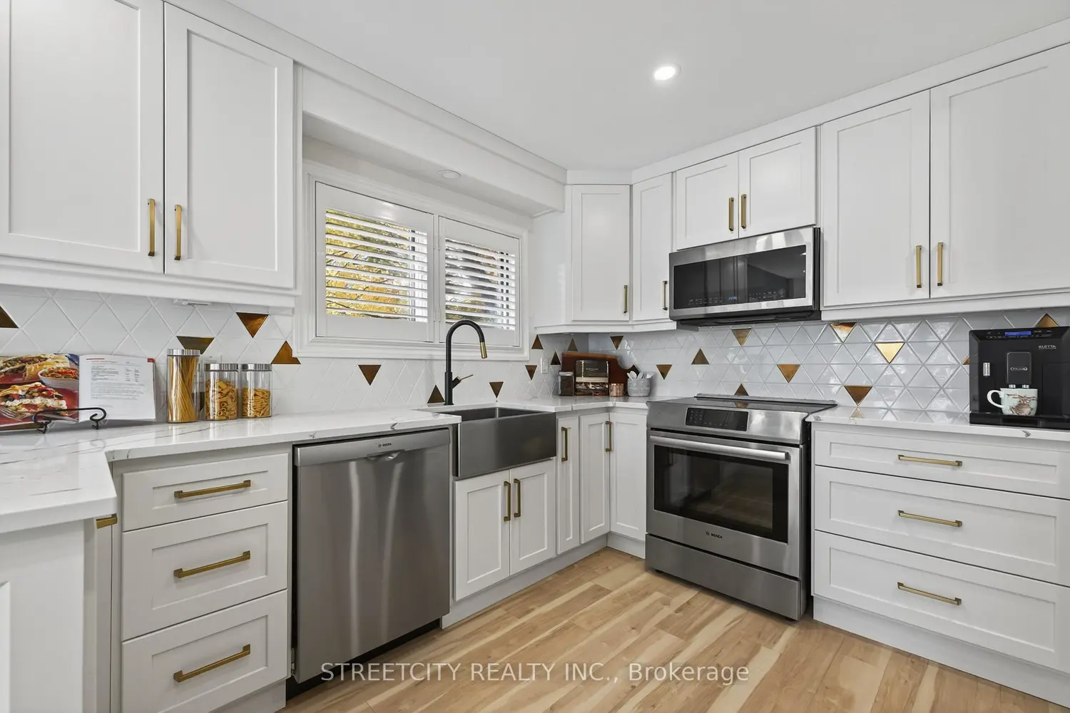 Additional image 2 of 152 Albert Street 2