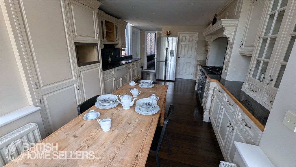 Additional image 10 of 6 bed semi-detached house for salePark Road, Hartlepool, Durham TS26