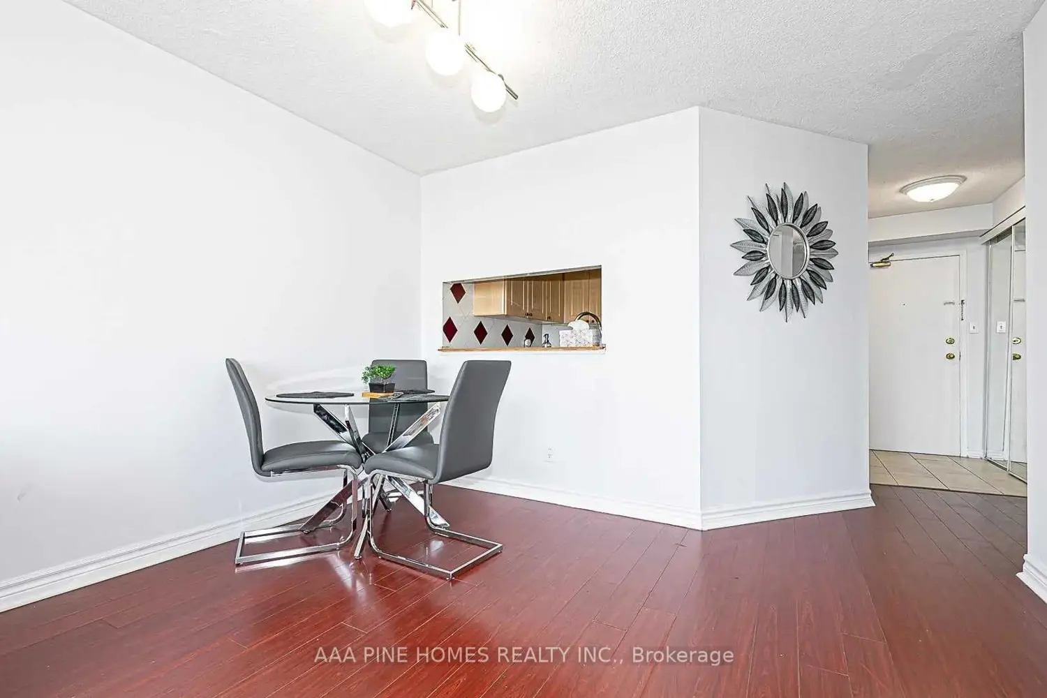 Additional image 5 of 2550 Lawrence Avenue 1111