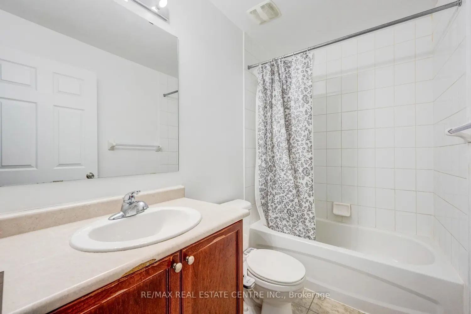 Additional image 18 of 3055 Thomas Street 306