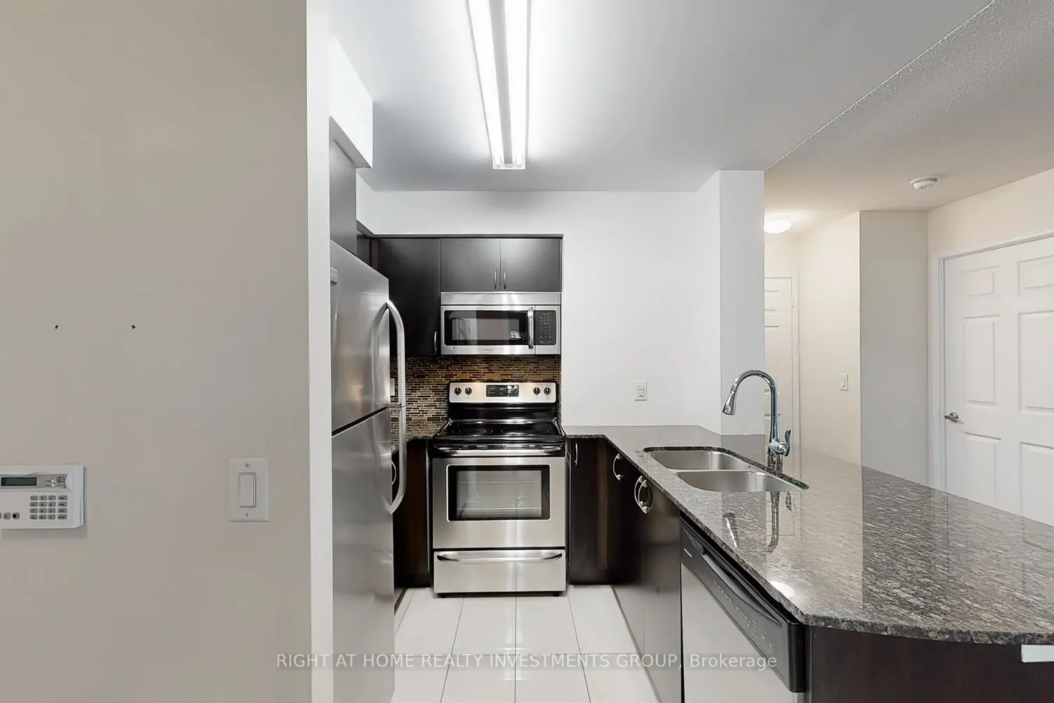 73 King William Crescent 207 photo 4