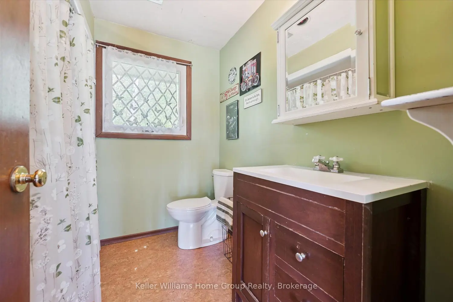 Additional image 7 of 568 Black Street