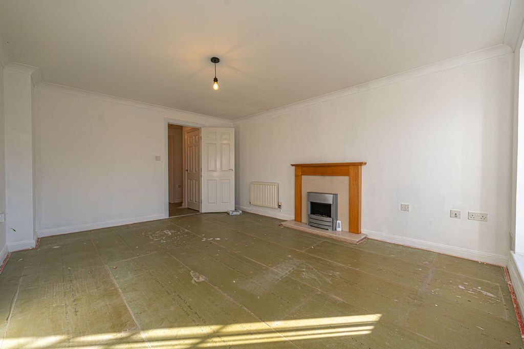 Additional image 7 of 4 bed terraced house for salePowis Close, Newport NP10