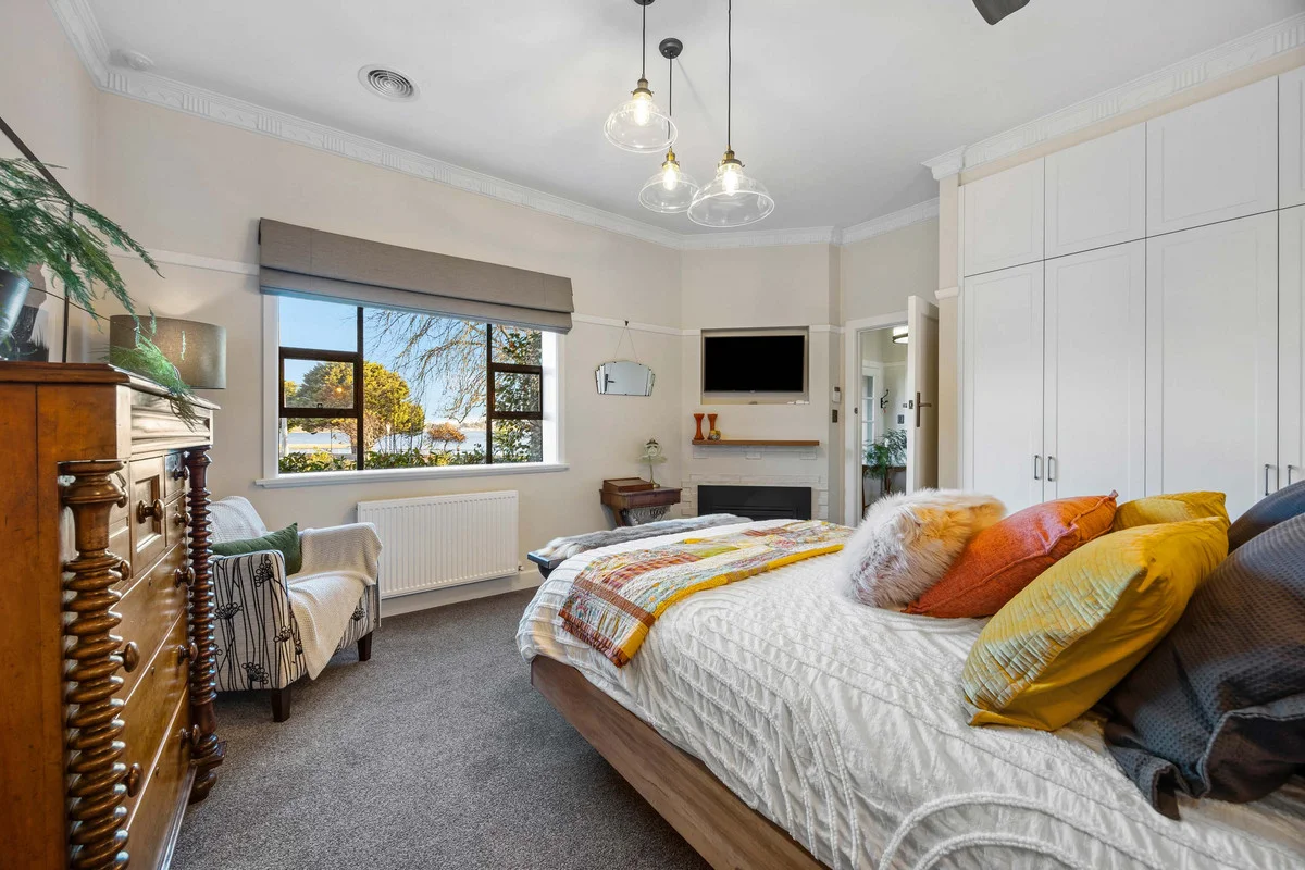 Additional image 18 of 302 Wendouree Parade, Lake Wendouree VIC 3350