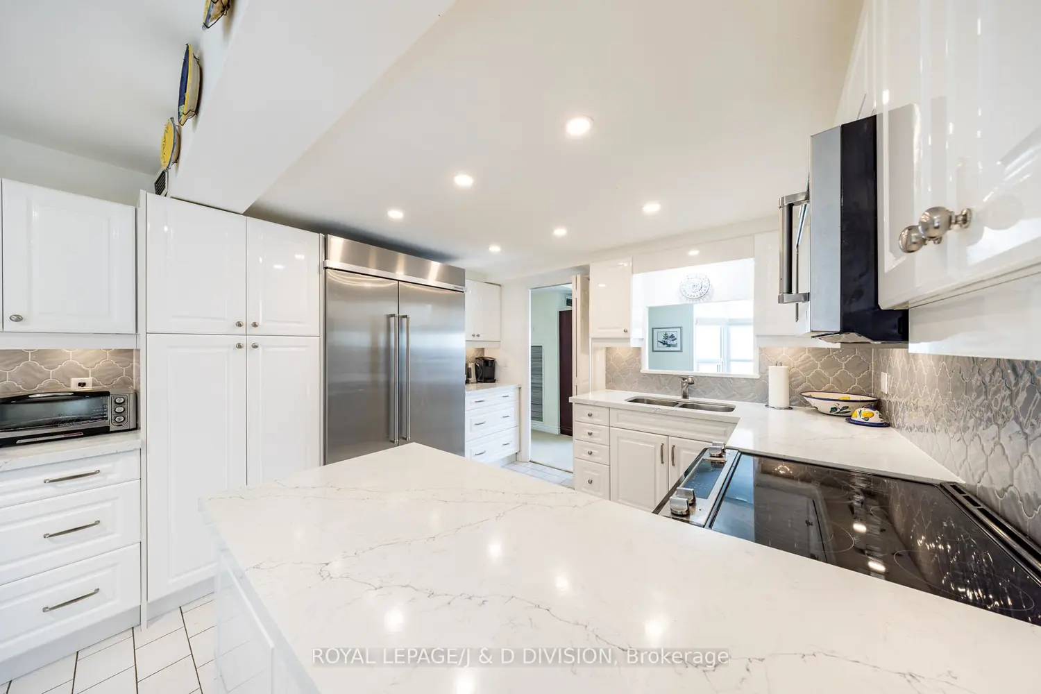 65 Spring Garden Avenue 1710 photo 4