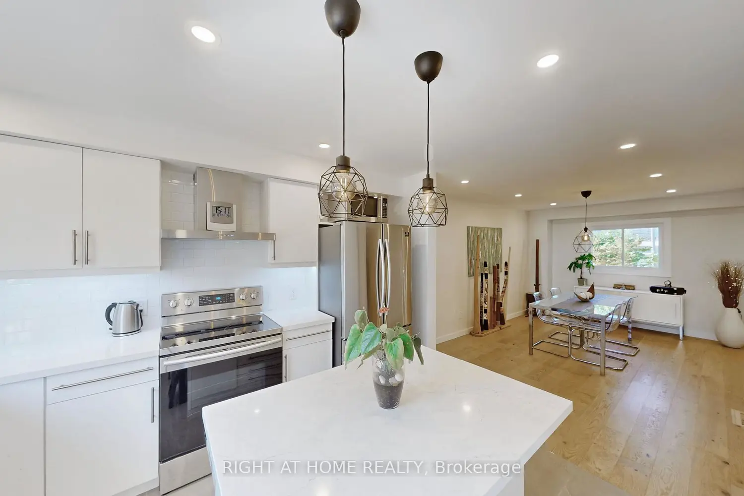 Additional image 7 of 400 Bloor Street 6