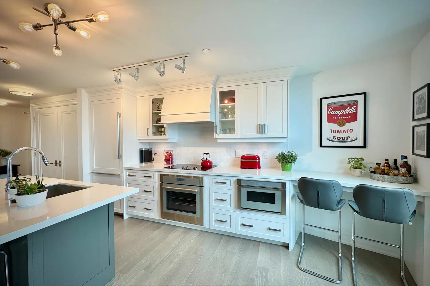 Additional image 8 of 2060 Lakeshore Road 405