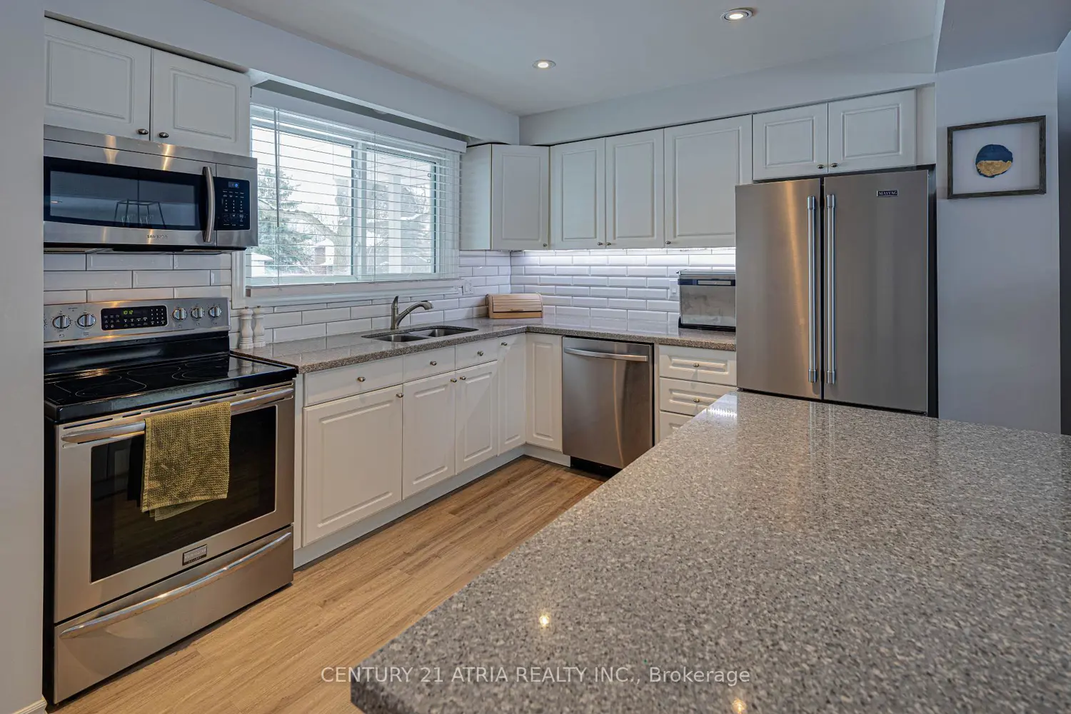 251 Stouffer Street photo 4