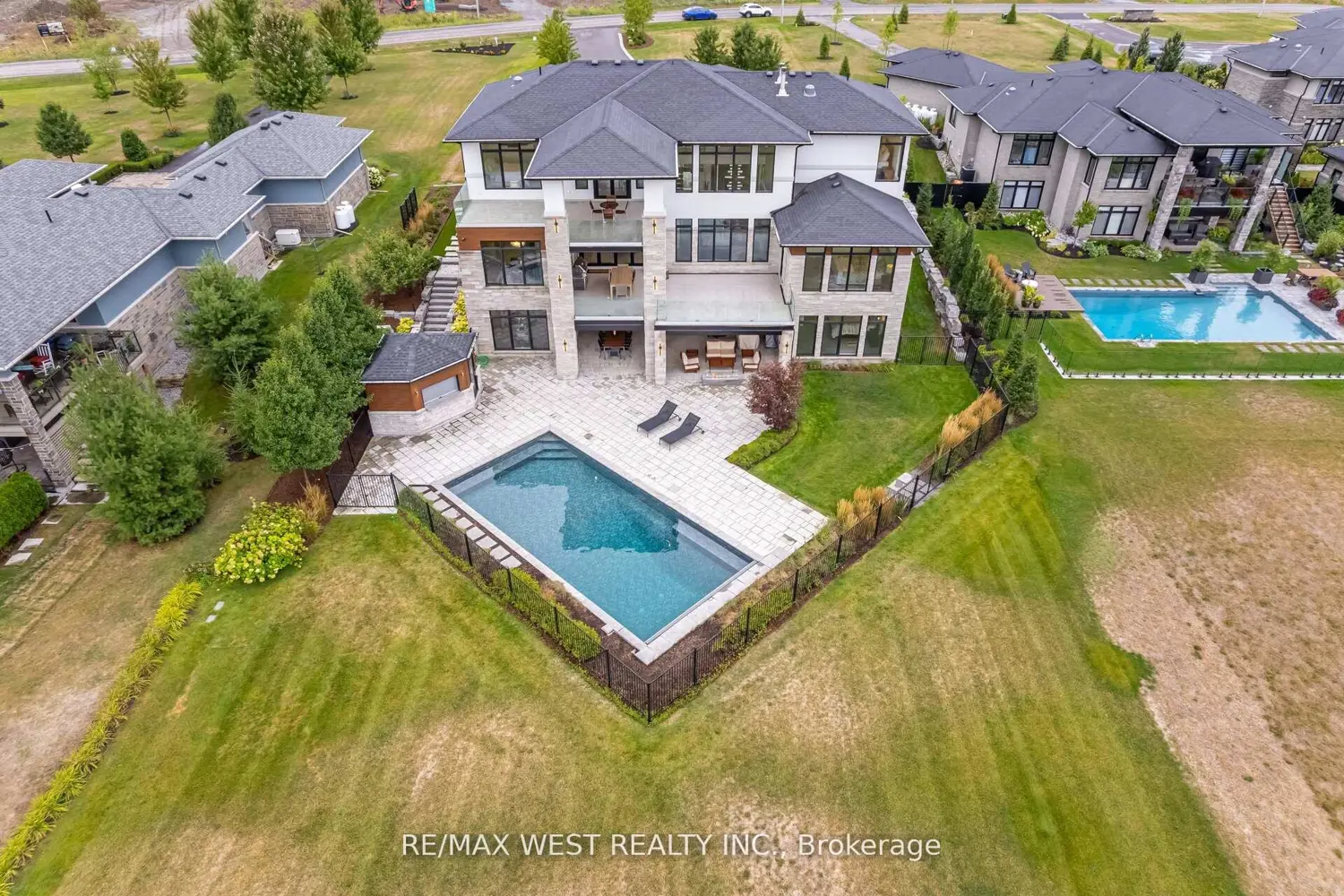 Additional image 20 of 83 Navigation Drive