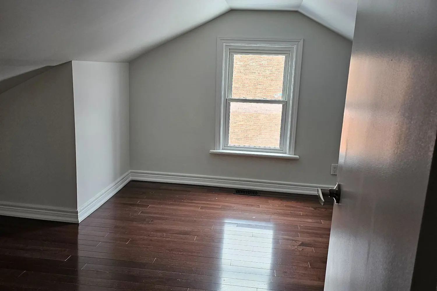 Additional image 14 of 764 Dundas Street