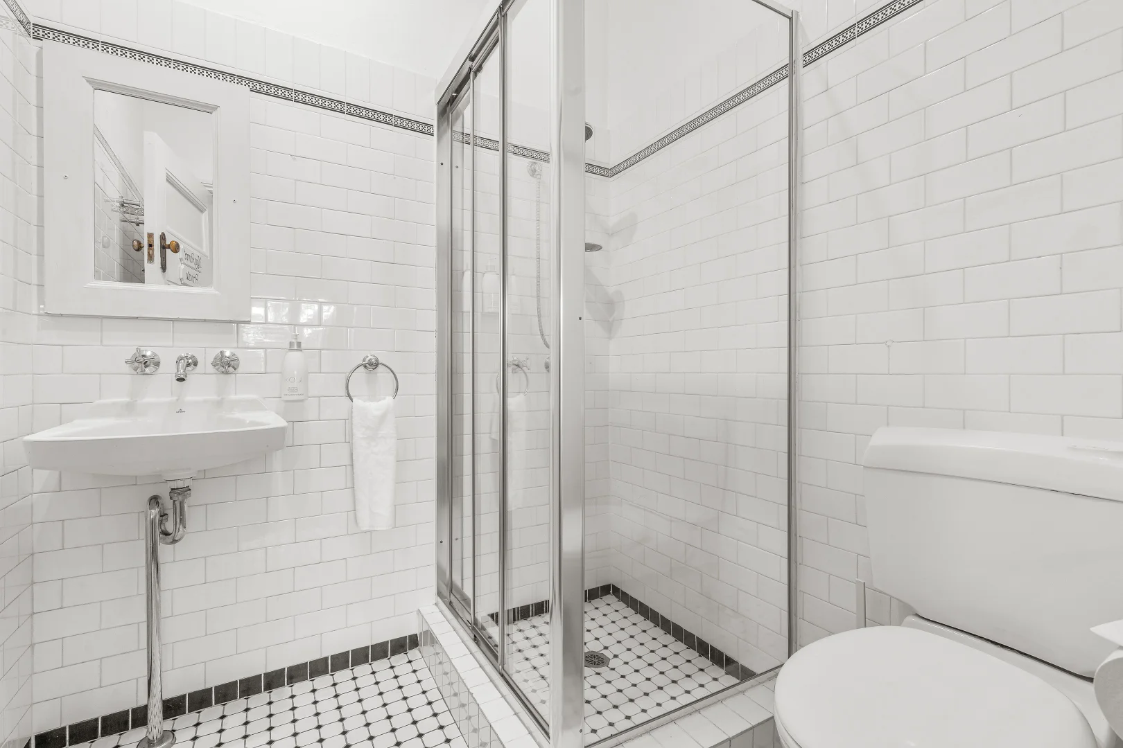 Additional image 18 of 6 East View Avenue, Leura NSW 2780