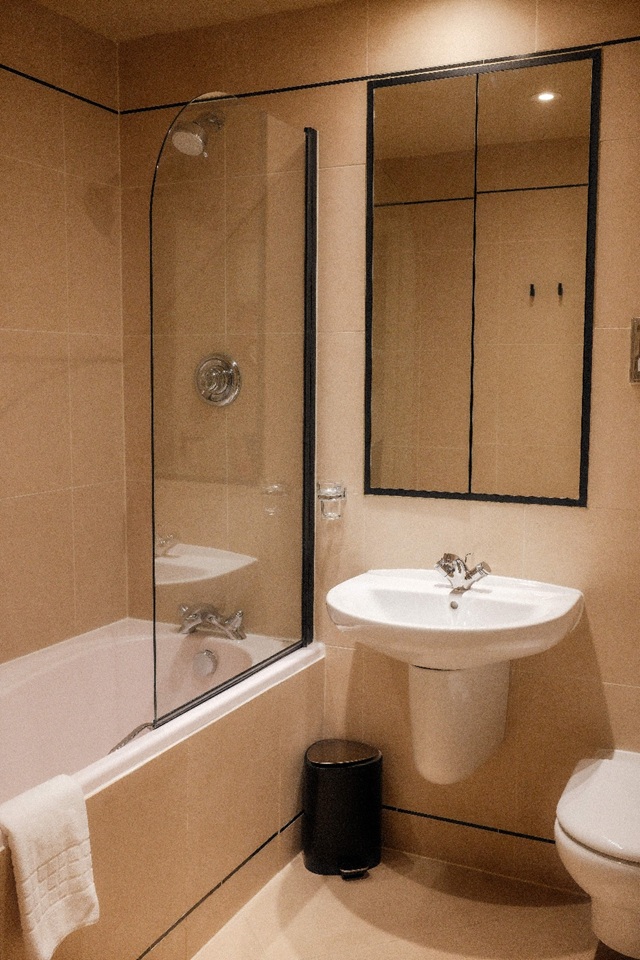 Additional image 3 of 2 Bed Flat, Benbow House, SE1, N1 7GU