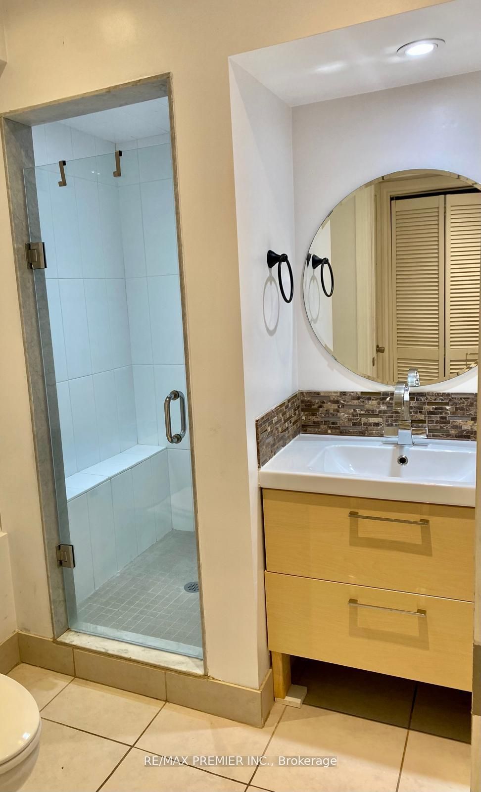 Additional image 3 of Lower-325 Willard Avenue, Toronto, ON, M6S 3R1