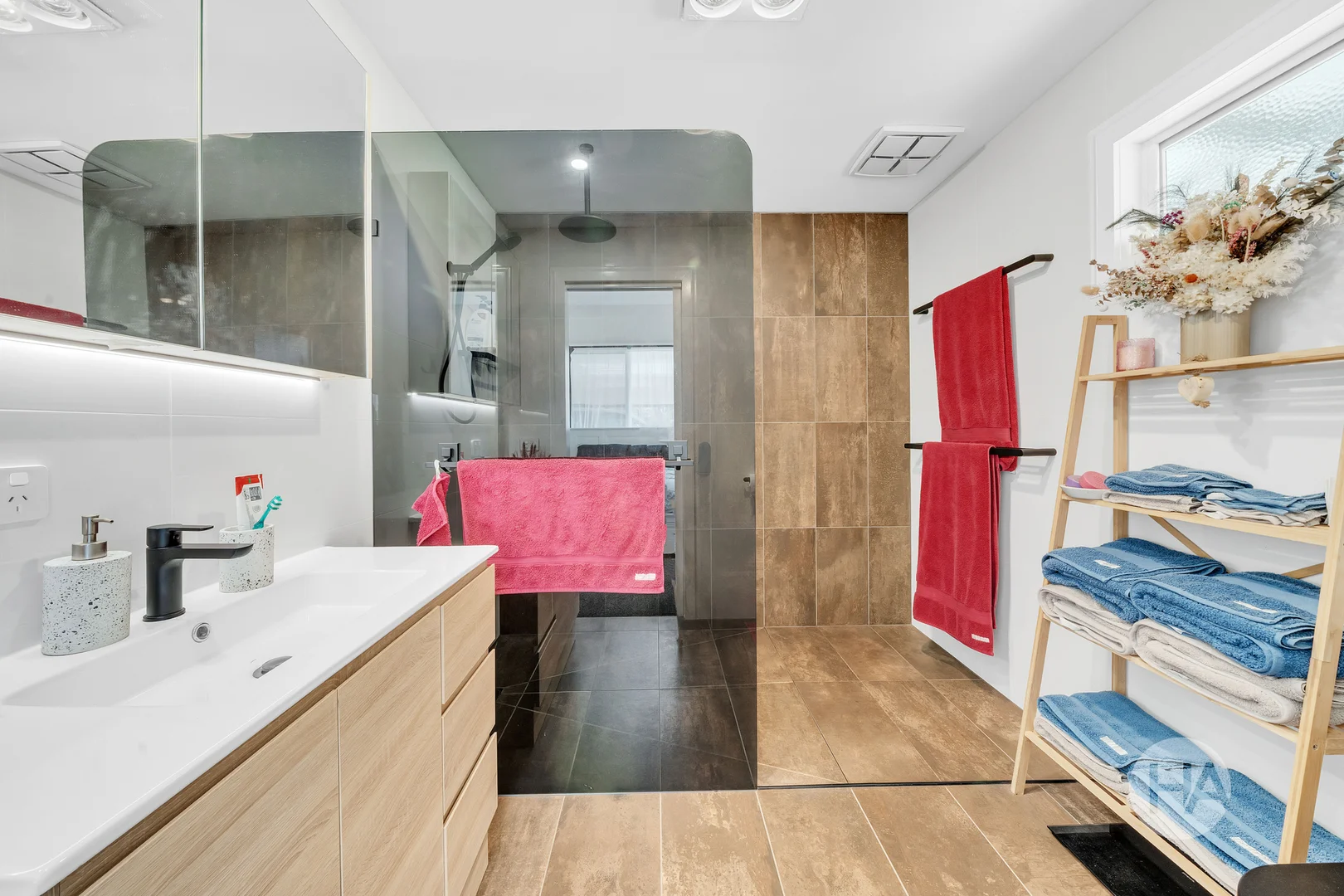 Additional image 8 of 245 Parish Road, Iona VIC 3815