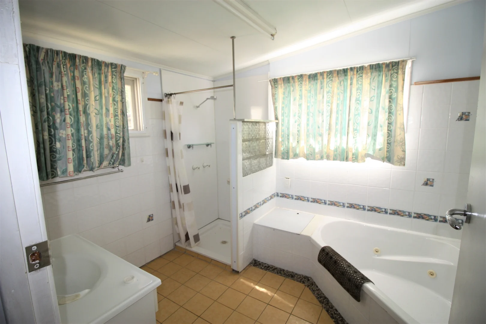 Additional image 17 of 27 Baker Street, Richmond Hill QLD 4820