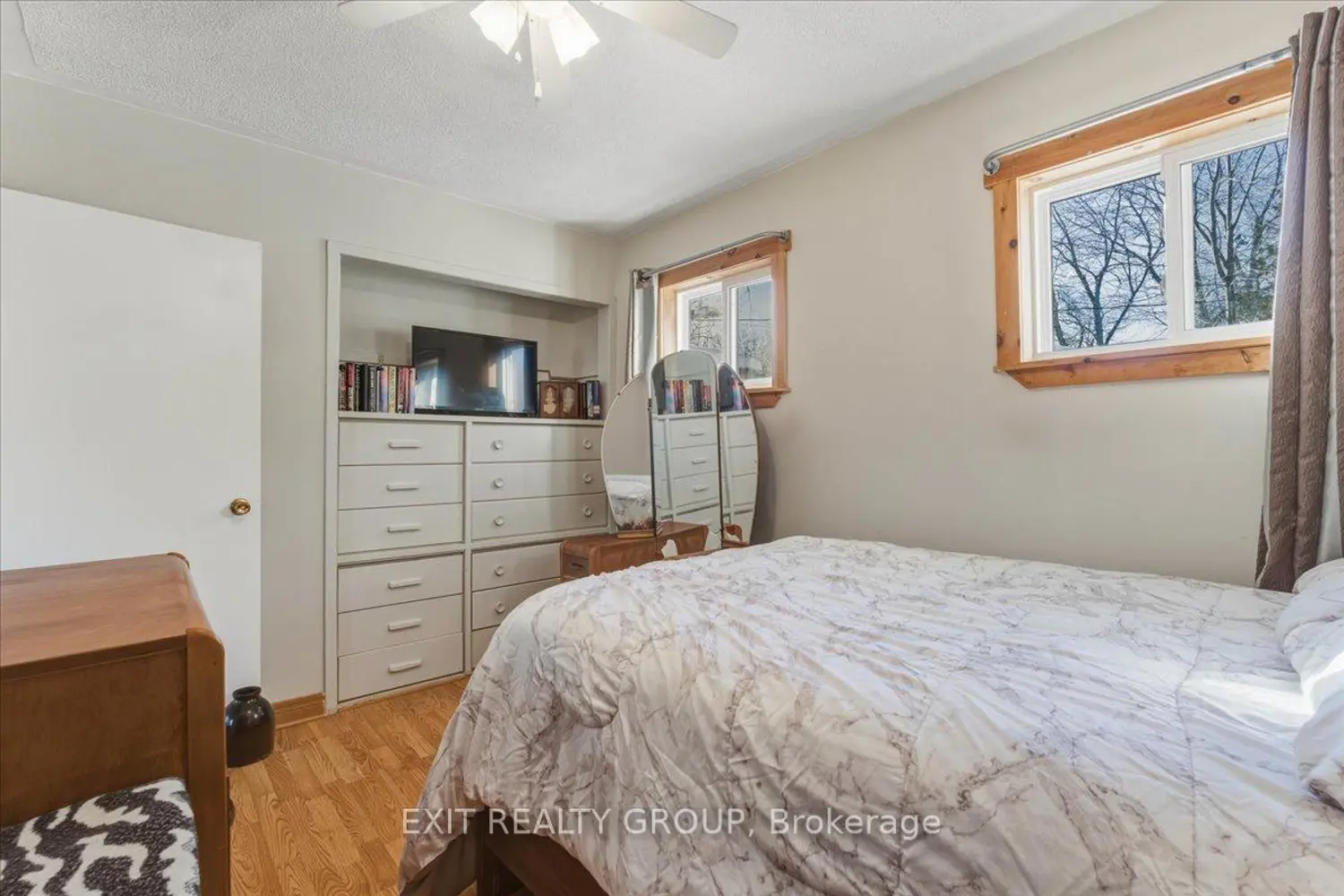 Additional image 15 of 33 Willow Point Road