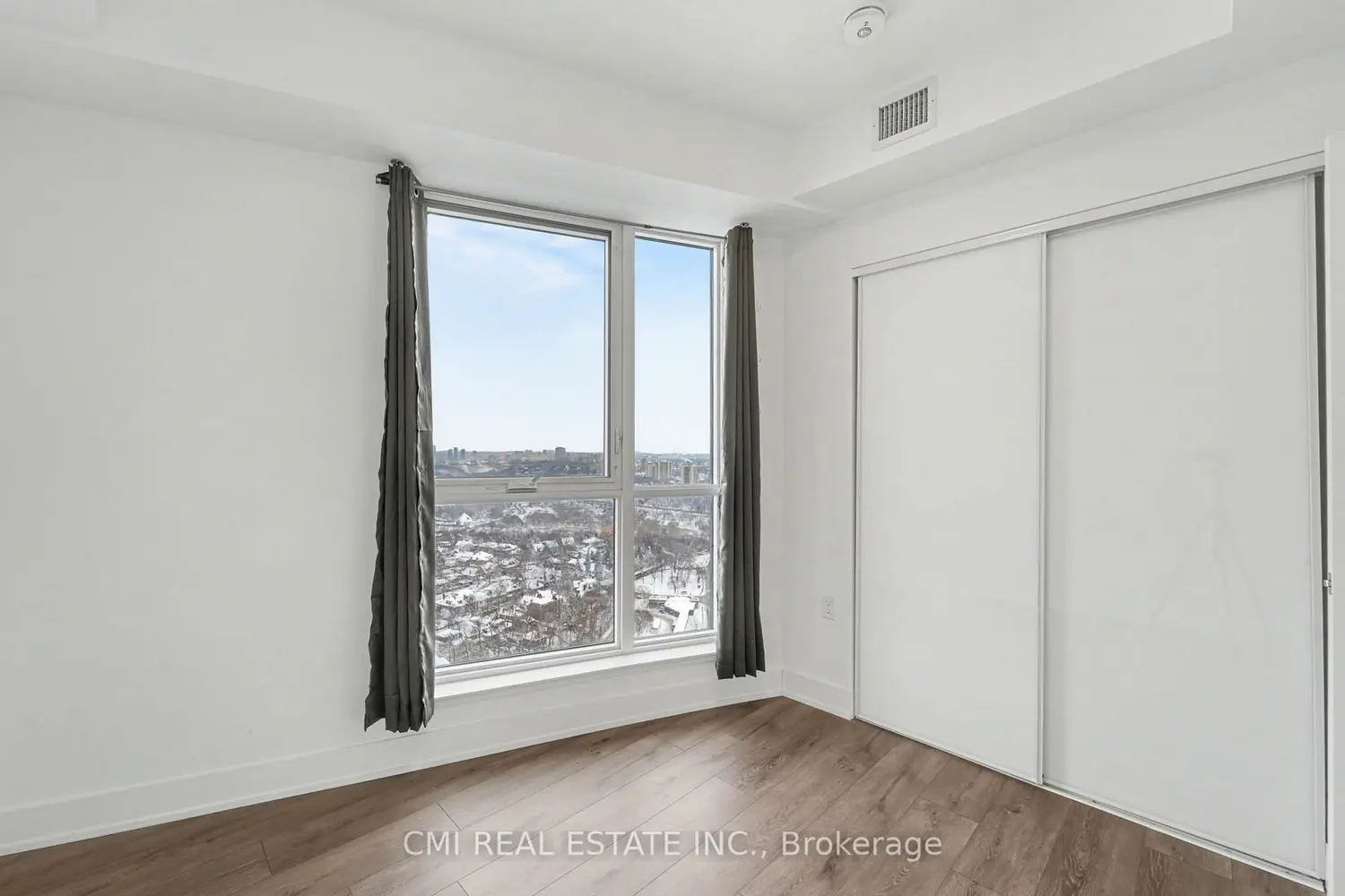 Additional image 10 of 585 Bloor Street 3317