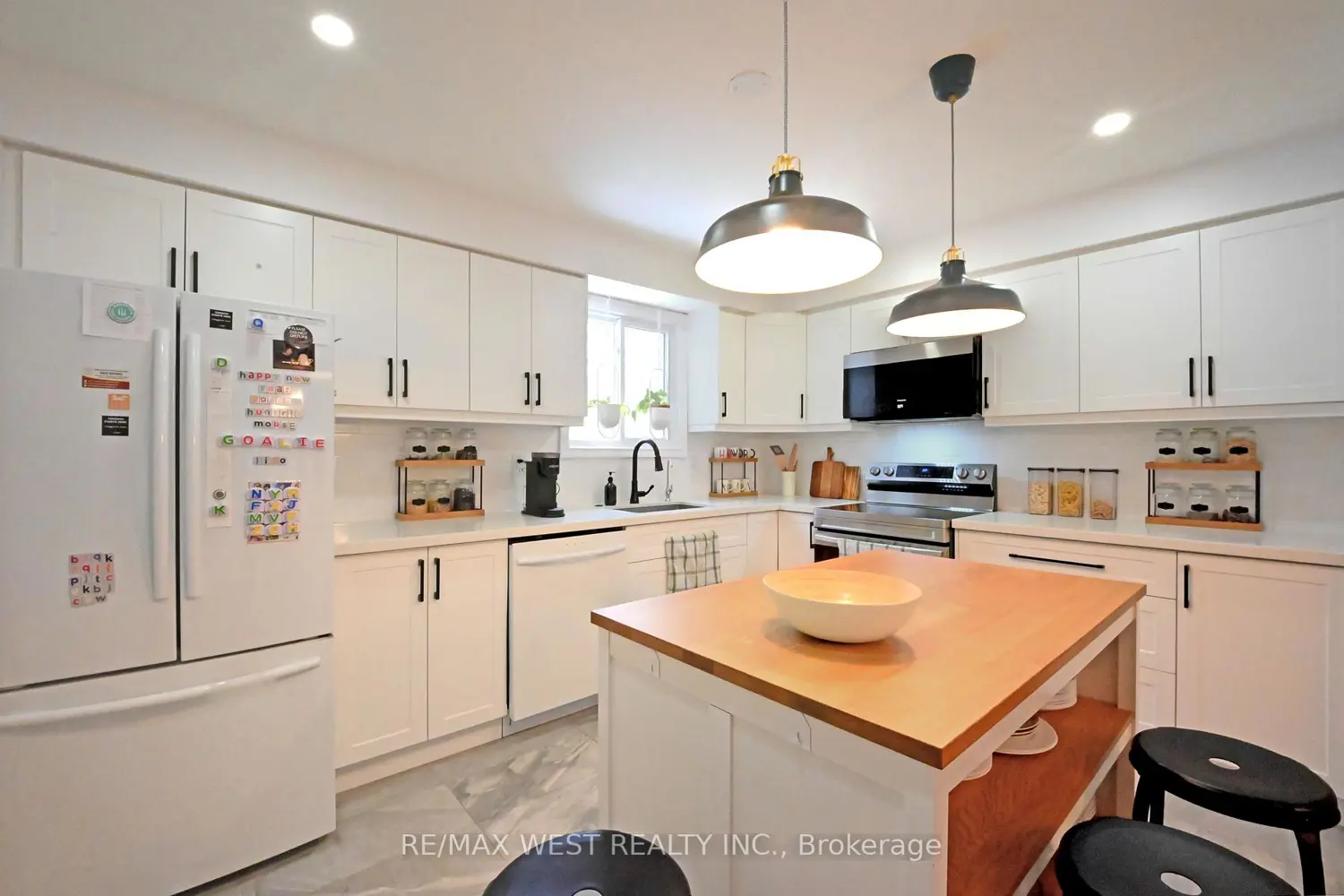 Additional image 3 of 3175 Kirwin Avenue 159