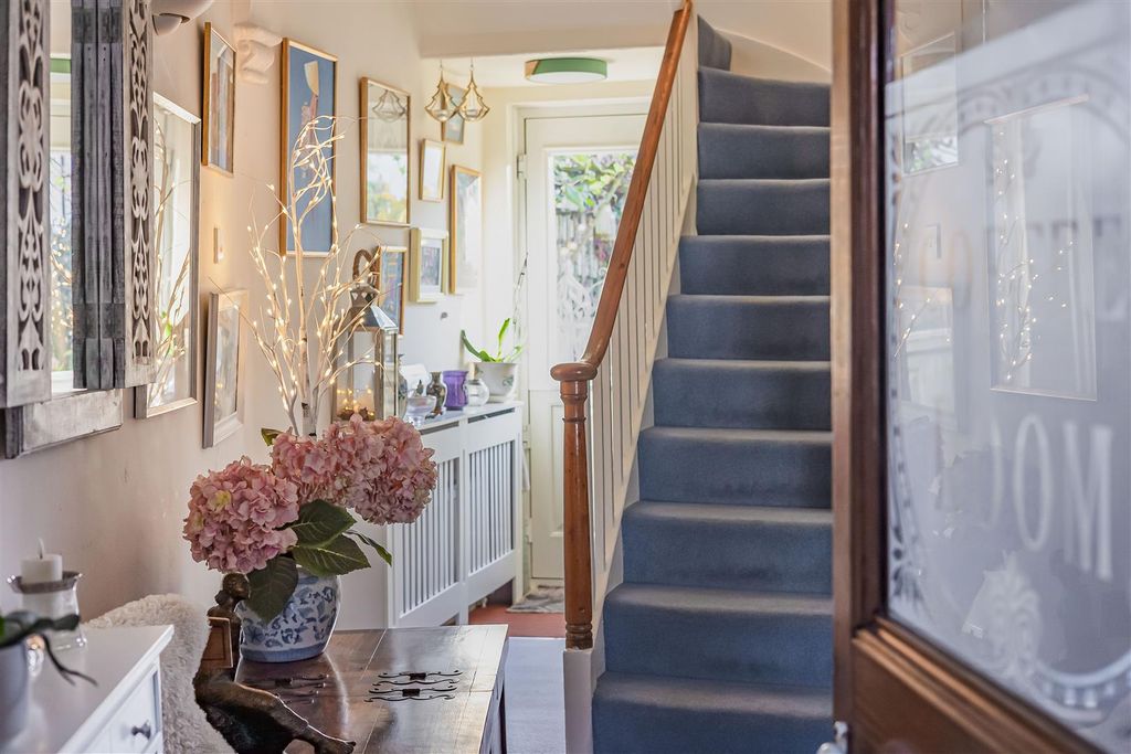 Additional image 2 of 3 bed semi-detached house for saleSt. Johns Hill, Reading RG1