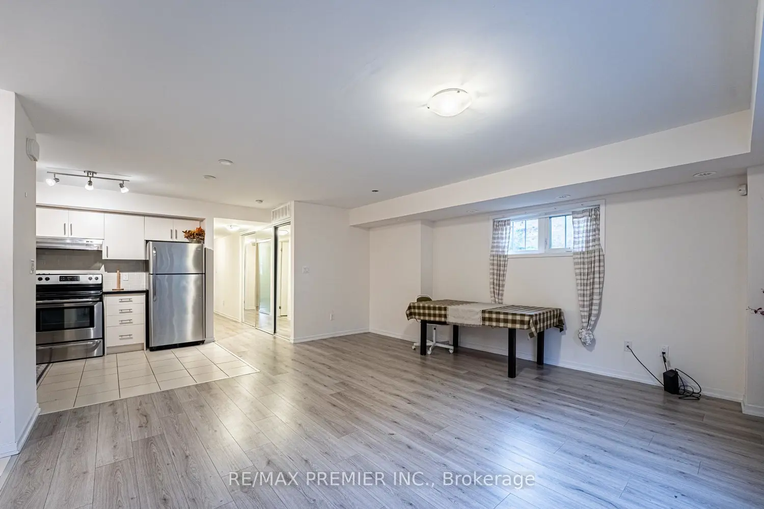 26 Bruce Street B02 photo 4