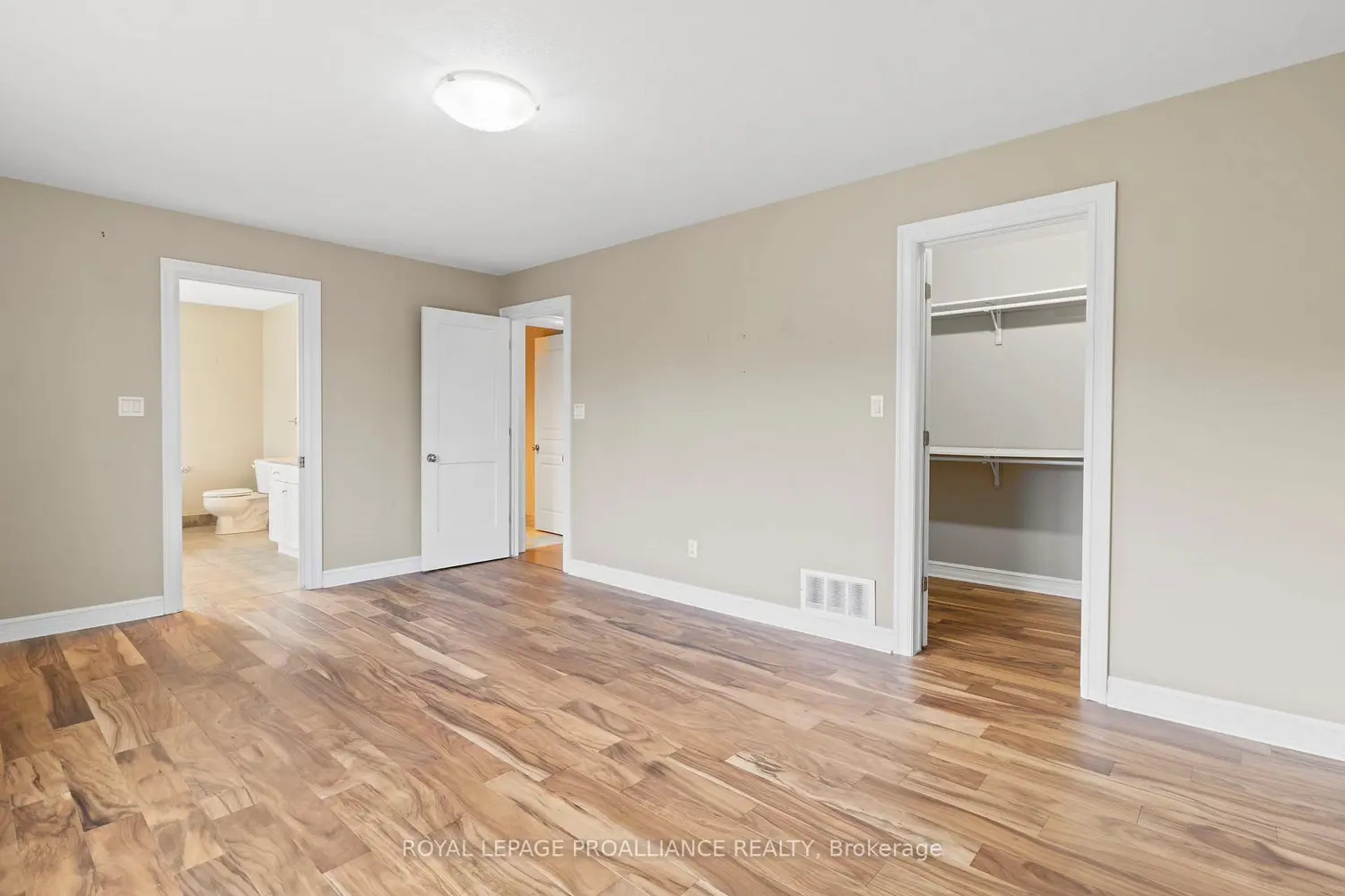 Additional image 8 of 1009 Crestwood Drive