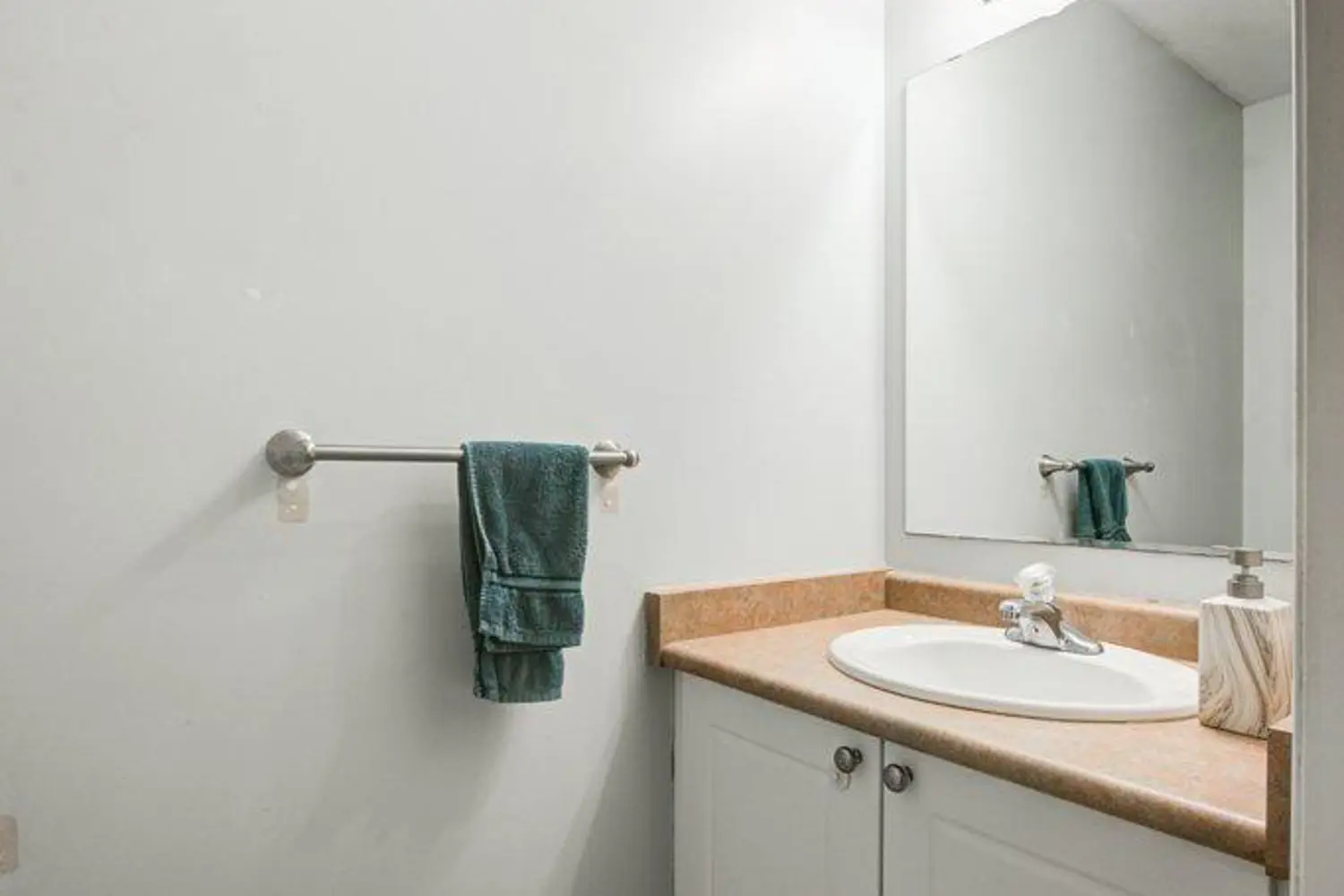 Additional image 3 of 711 Southwood Way