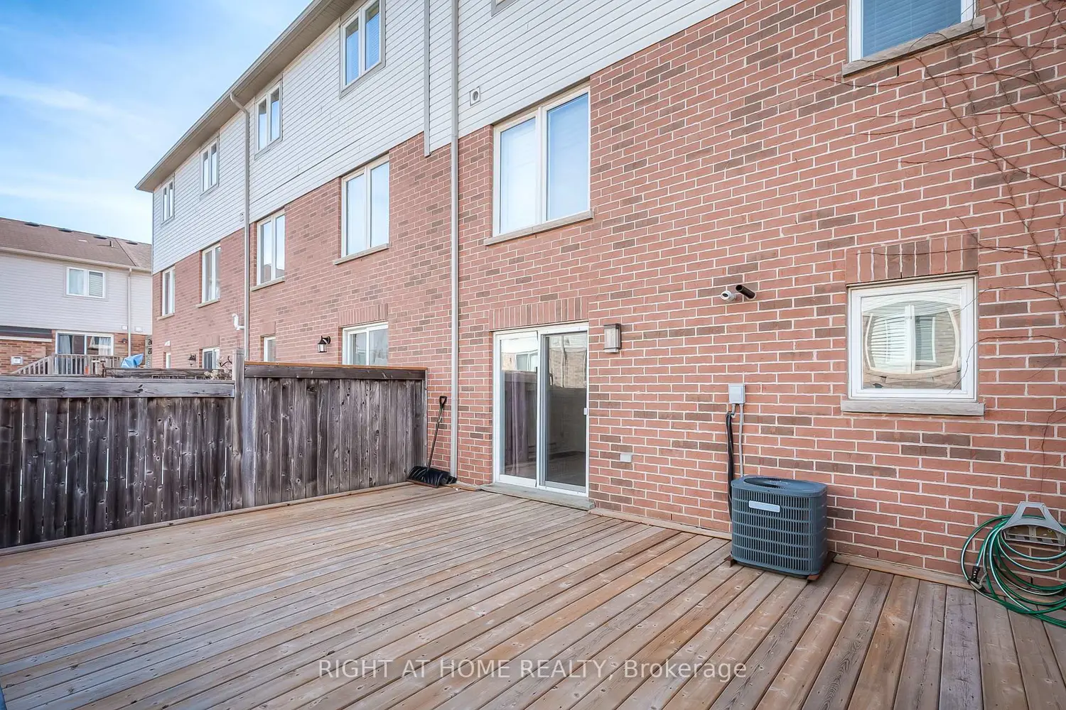 Additional image 12 of 3086 Highbourne Crescent