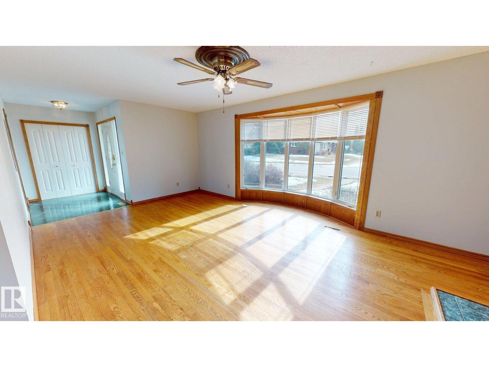 Additional image 2 of 363 Richfield Road NW, Edmonton, AB, T6K0K7