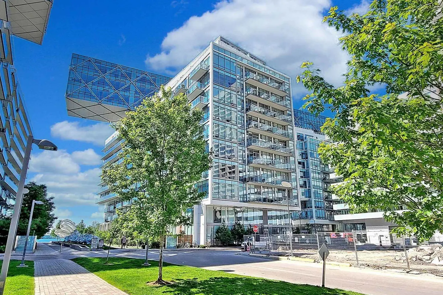 29 Queens Quay 401