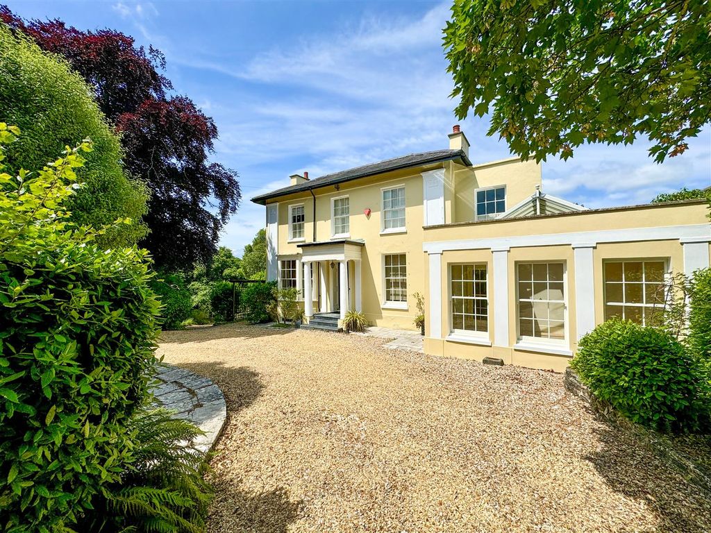 5 bed detached house for saleSpencer Road, Ryde PO33