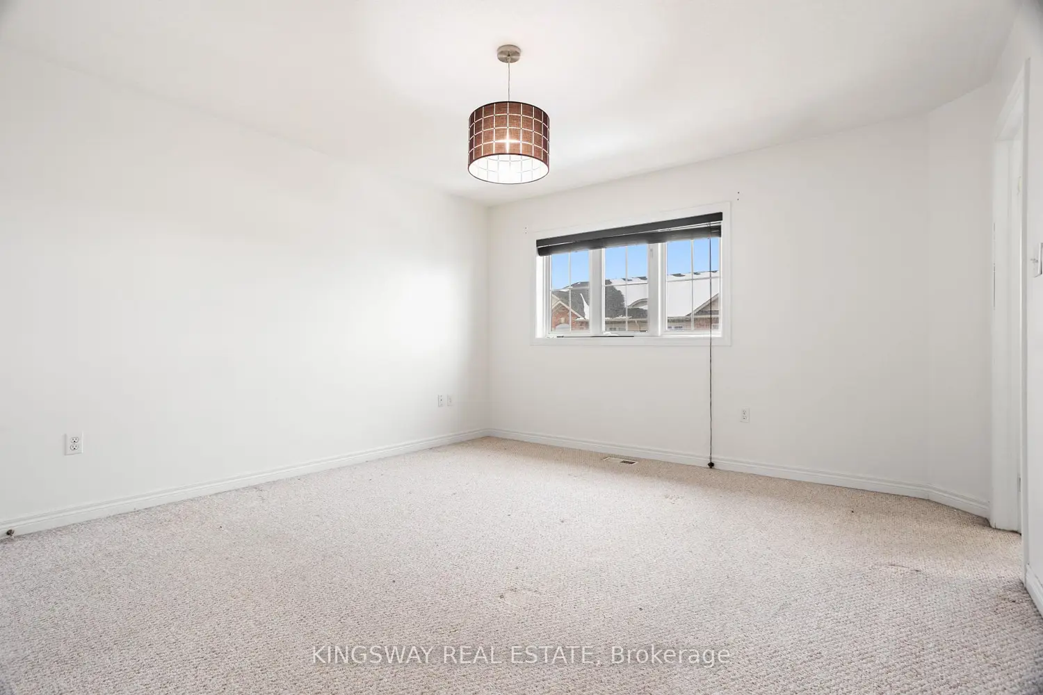 Additional image 20 of 11 Marina Point Crescent