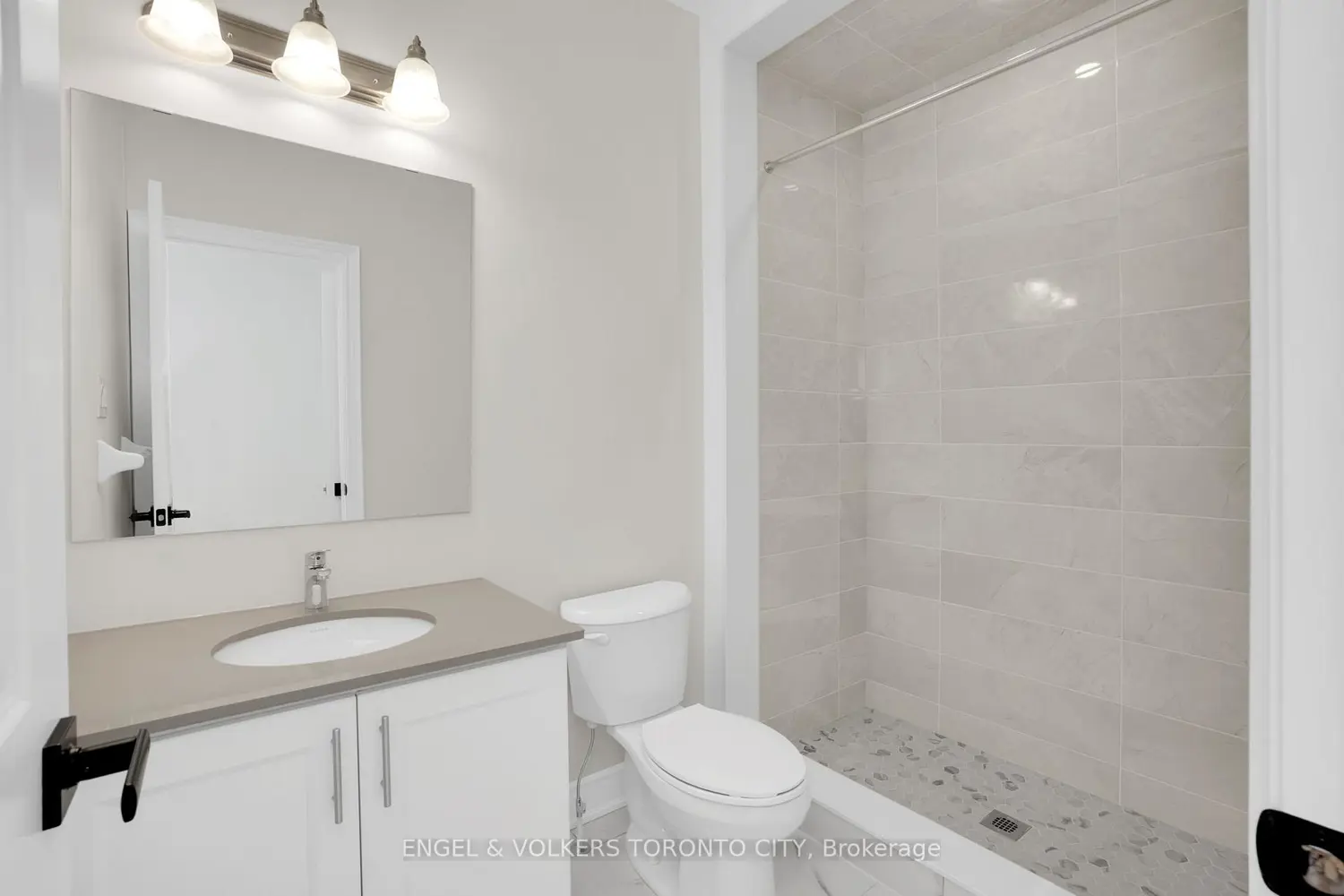 Additional image 18 of 58 Claremont Drive