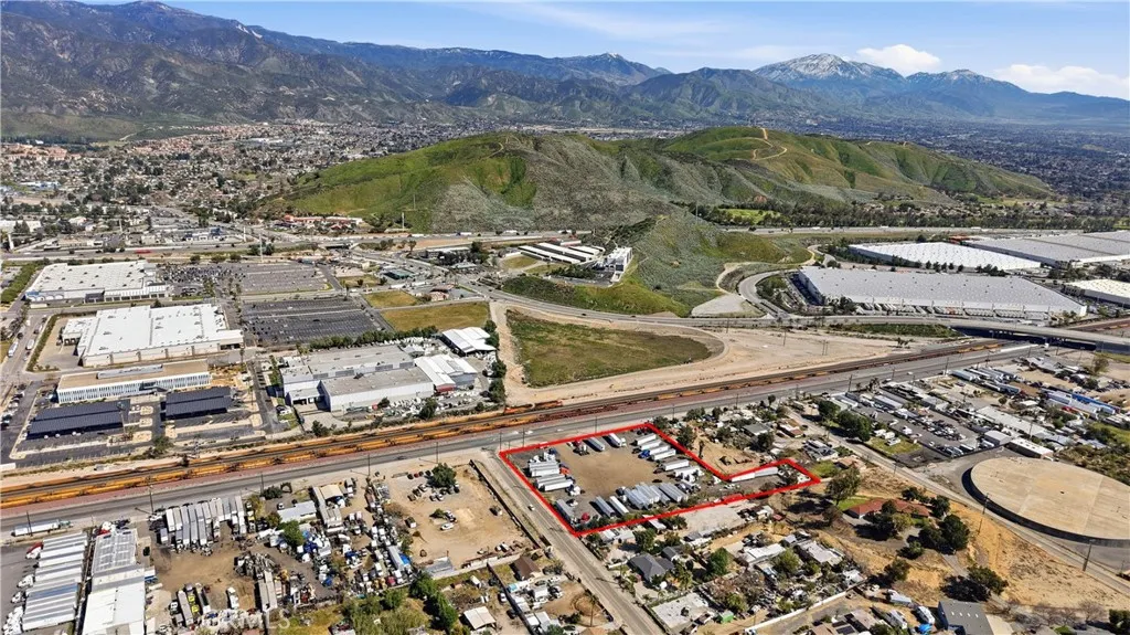 Additional image 29 of 2035 W 1st Ave, San Bernardino, CA 92407