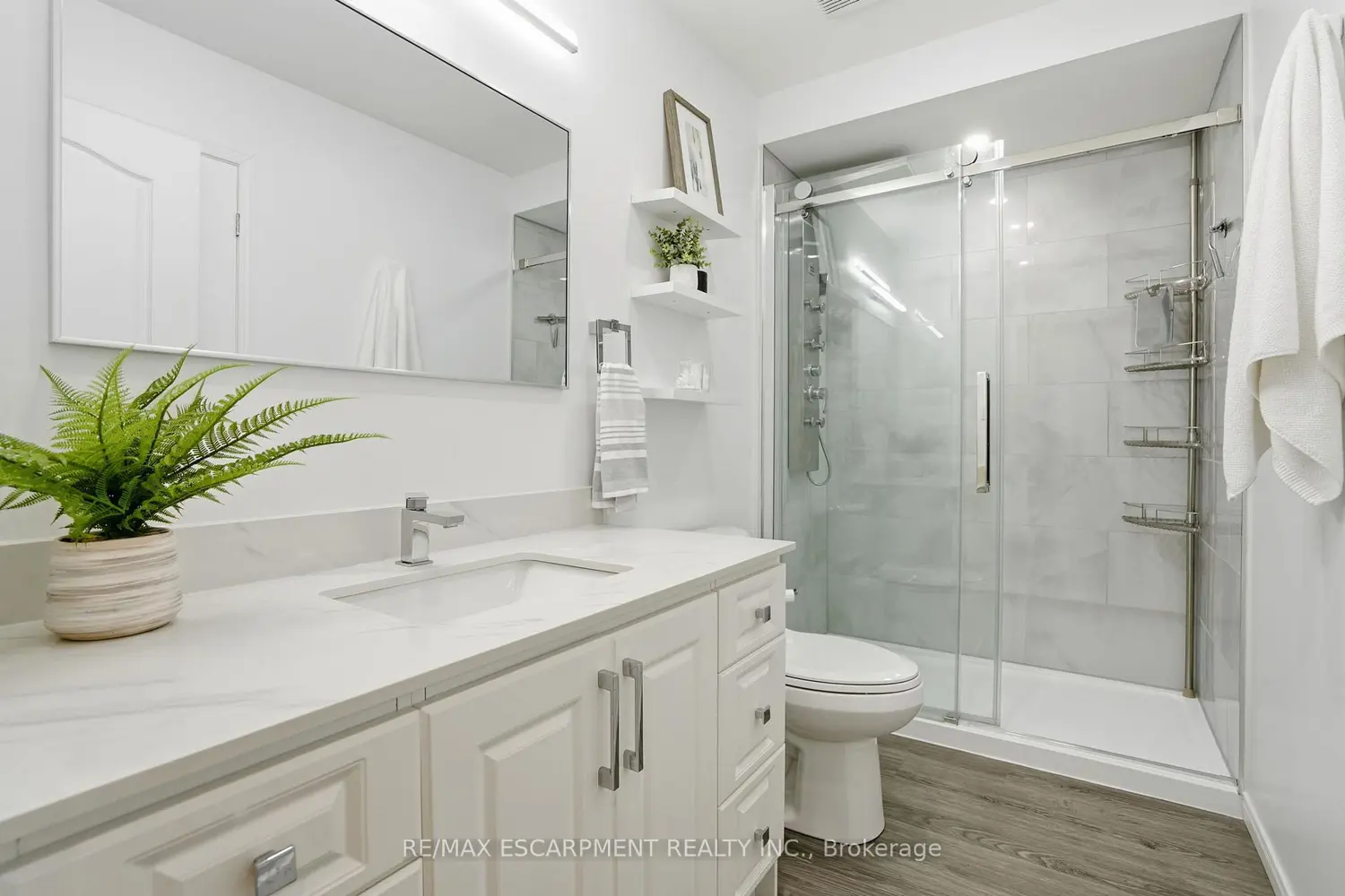 31 Galileo Boulevard photo 3