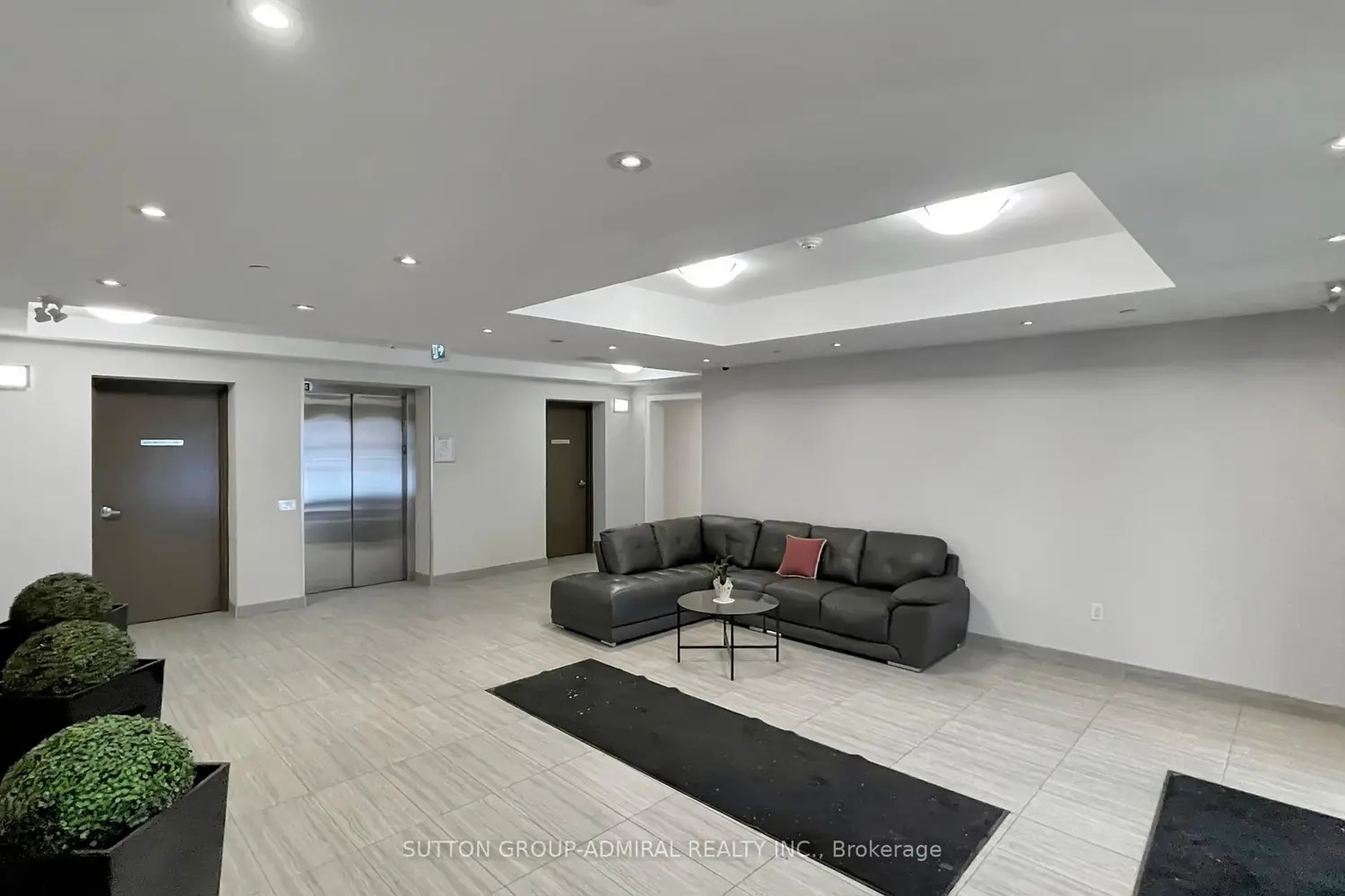 80 Aspen Springs Drive 423 photo 3