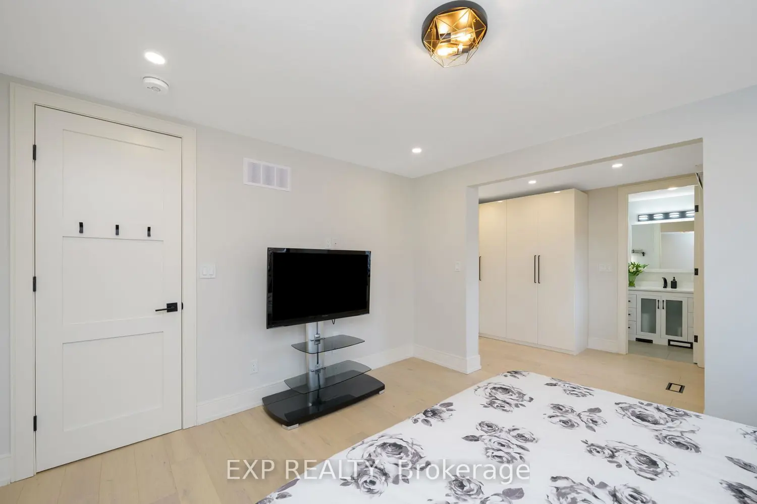 Additional image 14 of 1279 Winterbourne Drive