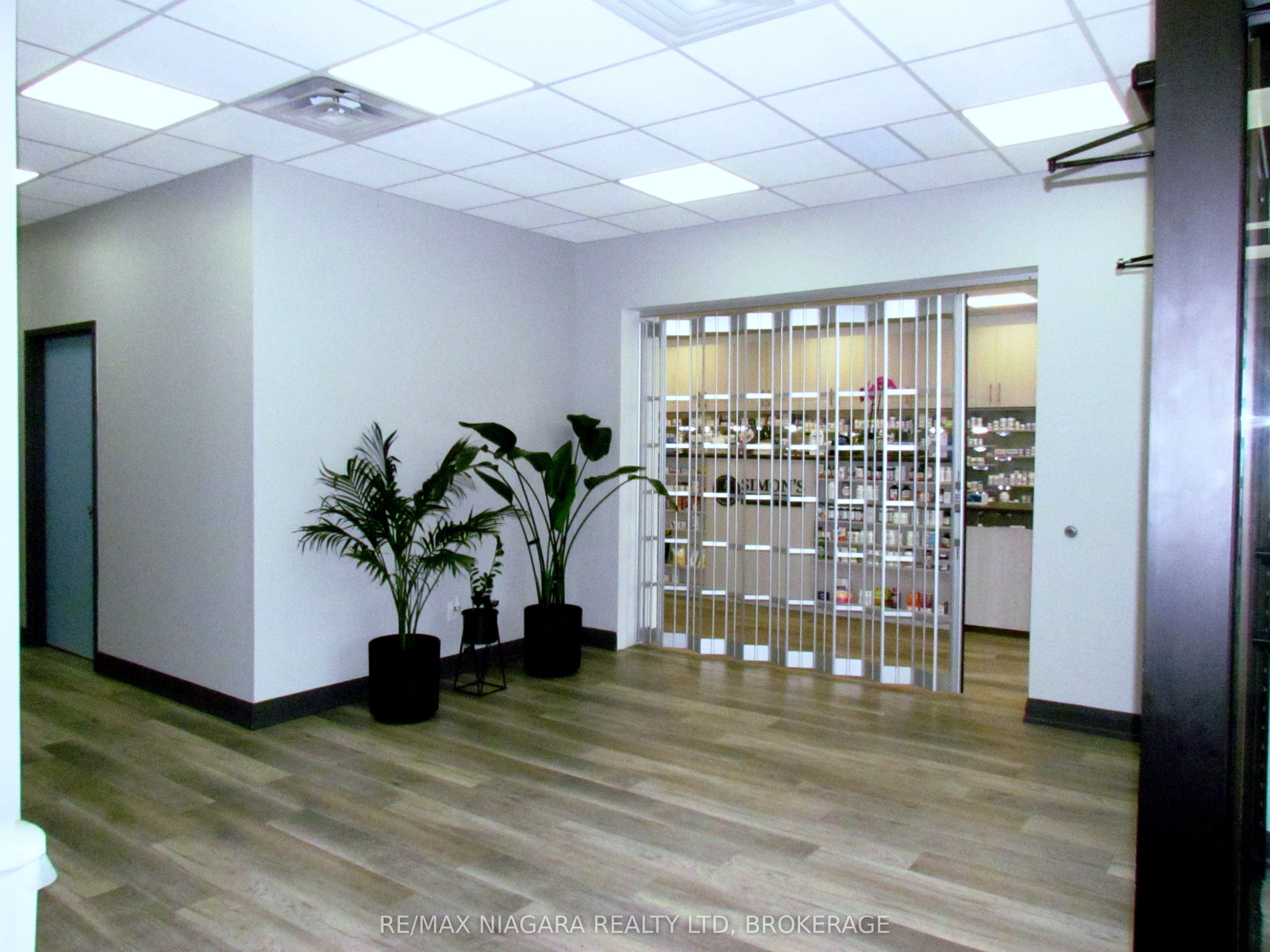 Additional image 5 of 4374 Drummond Road, Niagara Falls, ON, L2E 6S3