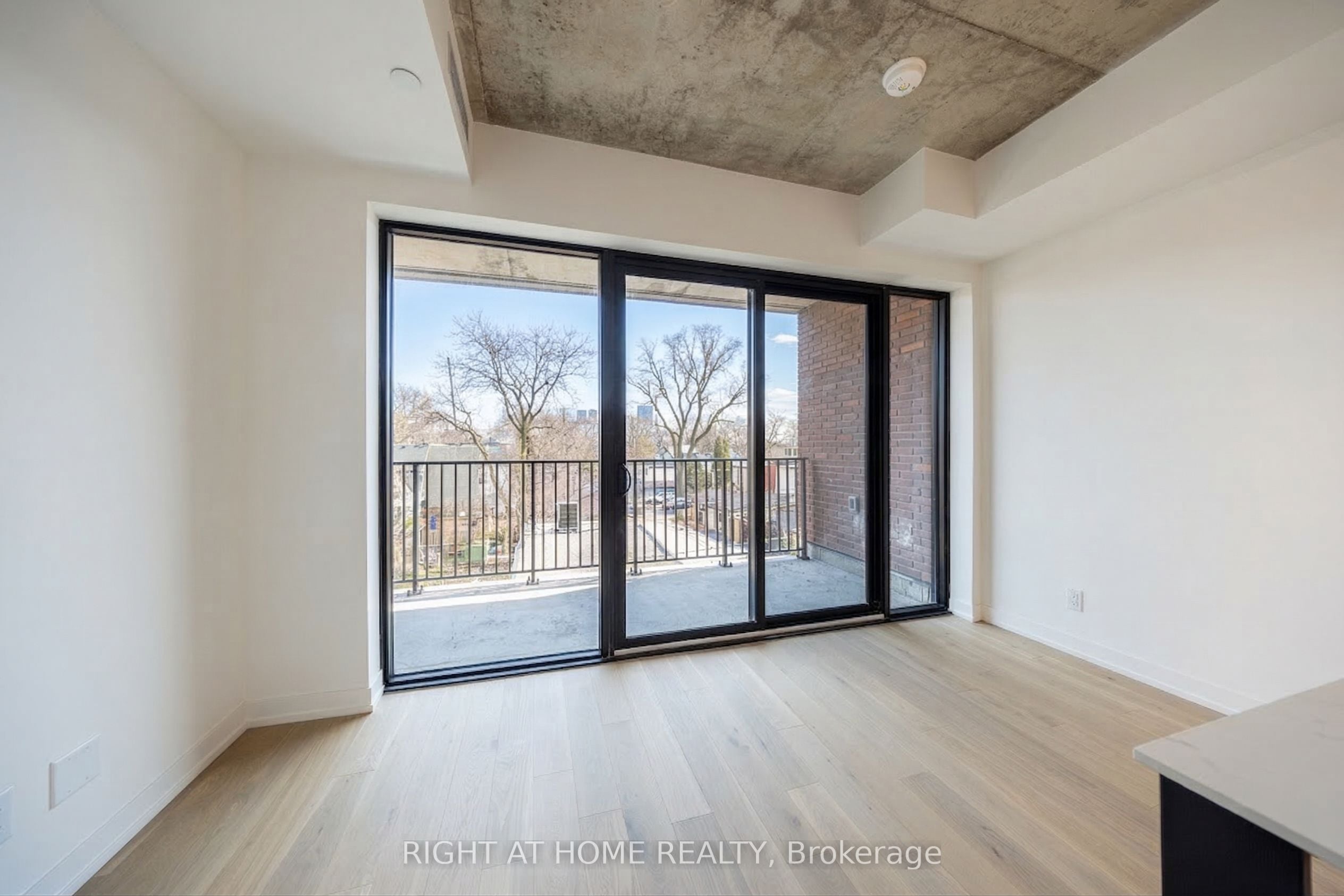 Additional image 4 of 301-761 Queen Street E, Toronto, ON, M4M 1H3